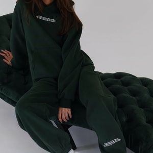 The Happy Camp3r Gratitude Sweatset in Forest Green